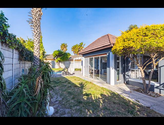 3 BEDROOM FREEHOLD FOR SALE IN PARKLANDS